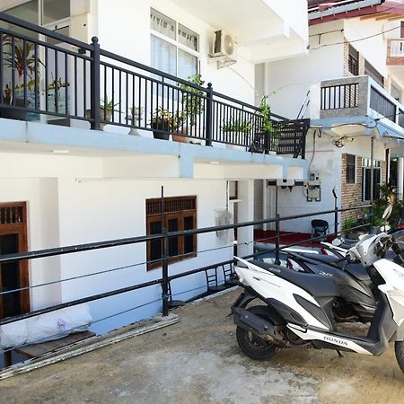 Hotel Happy Tuna Хикадува Екстериор снимка