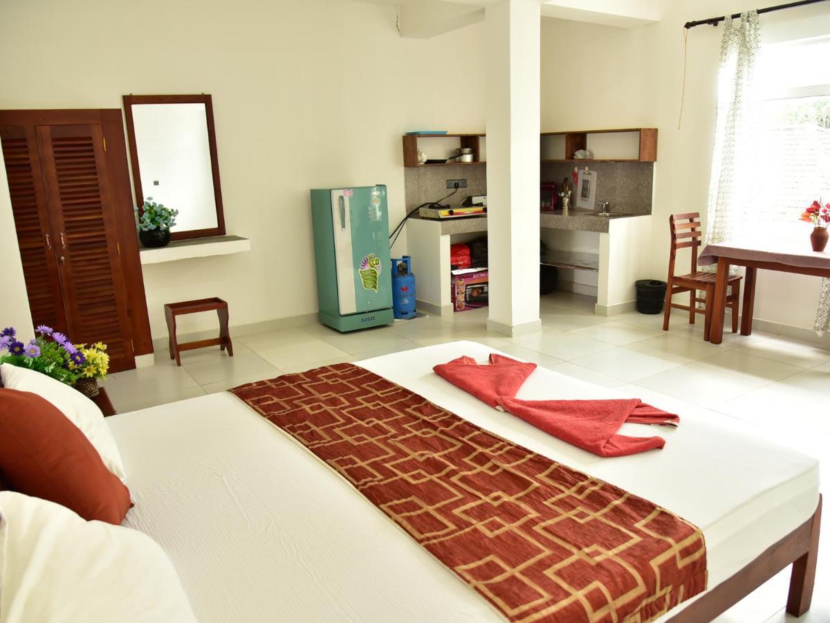 Hotel Happy Tuna Хикадува Екстериор снимка