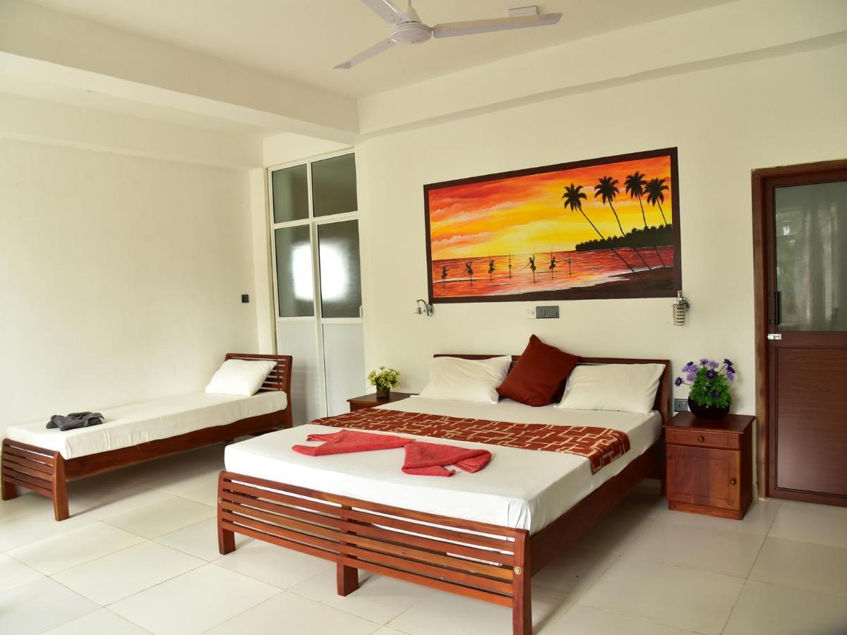 Hotel Happy Tuna Хикадува Екстериор снимка
