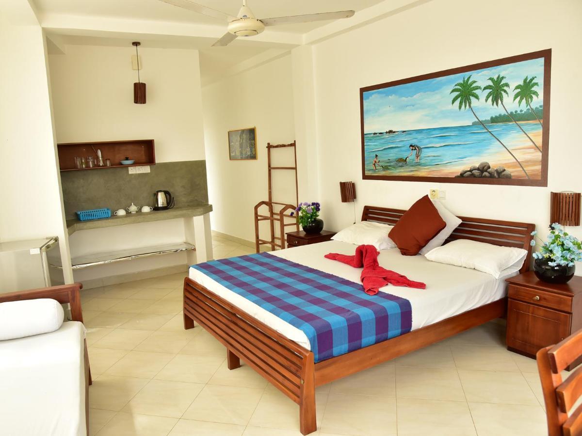 Hotel Happy Tuna Хикадува Екстериор снимка
